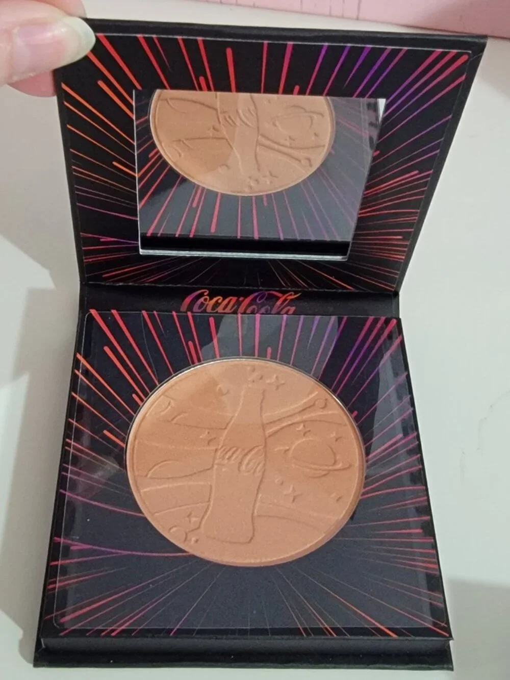 Revolution: Coca~Cola Highlighter Powder Compact